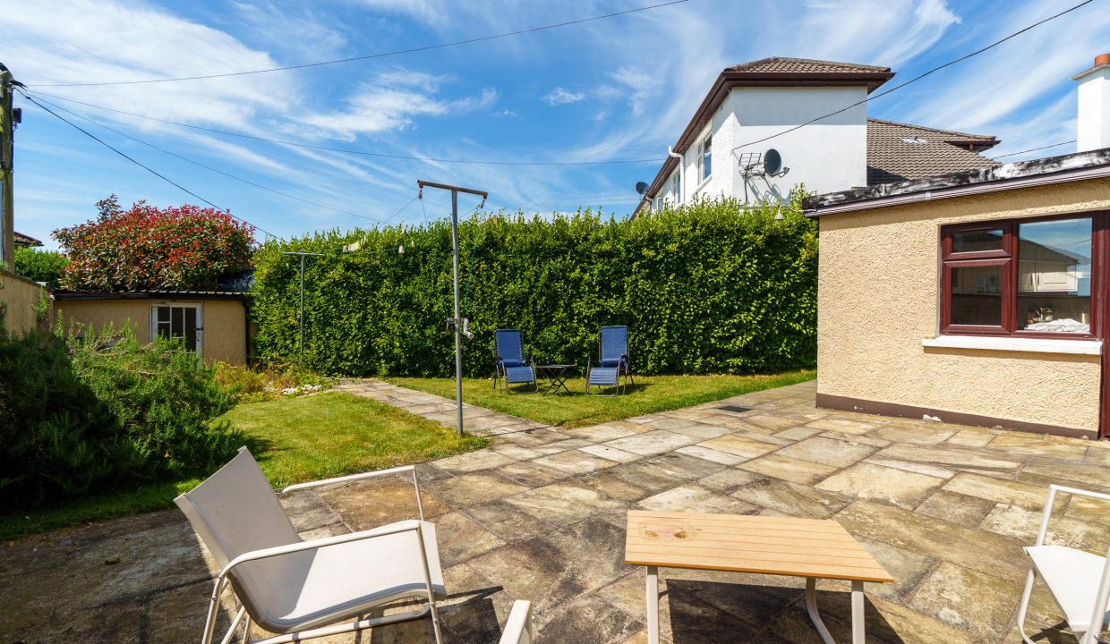 8 Firgrove Lawn - exterior-16