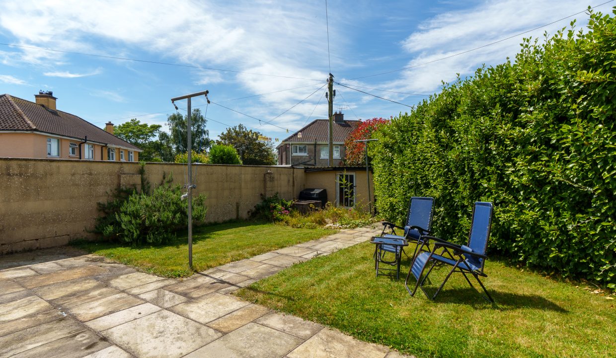 8 Firgrove Lawn - exterior-17