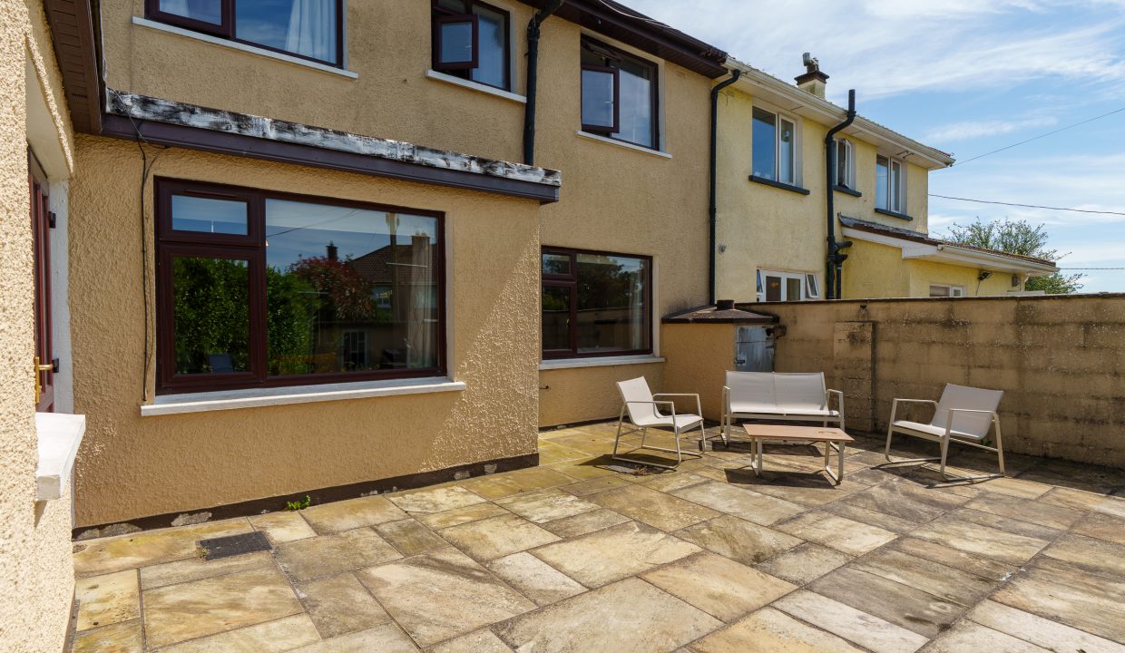 8 Firgrove Lawn - exterior-18