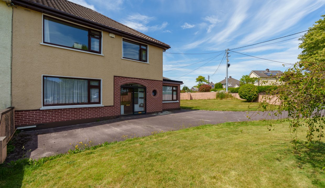 8 Firgrove Lawn - exterior-20