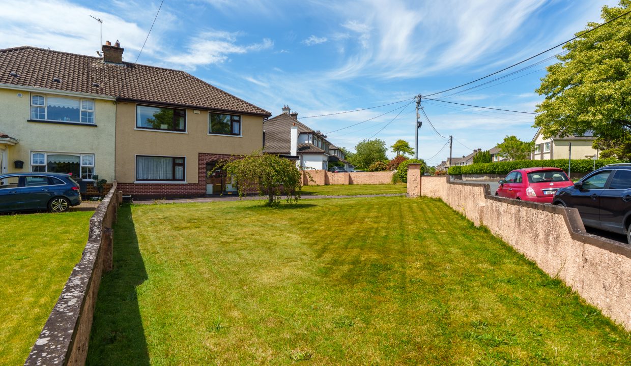 8 Firgrove Lawn - exterior-4