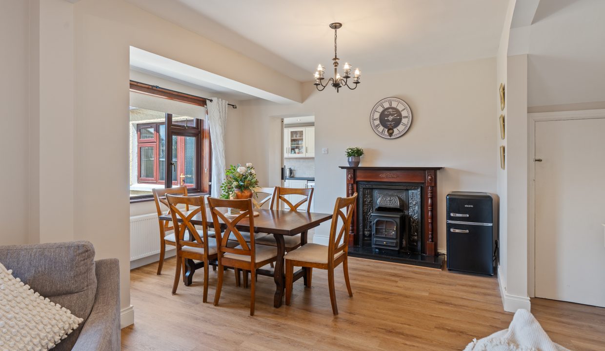 8 Firgrove Lawn - interior-13