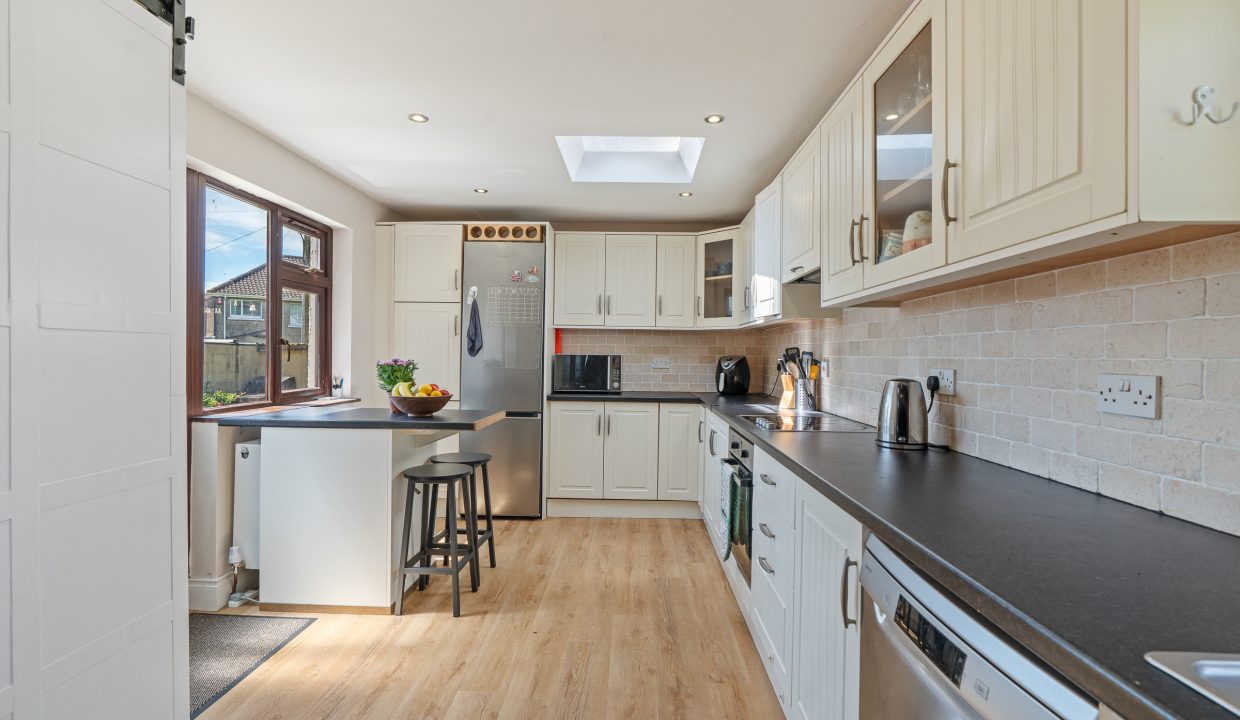 8 Firgrove Lawn - interior-17