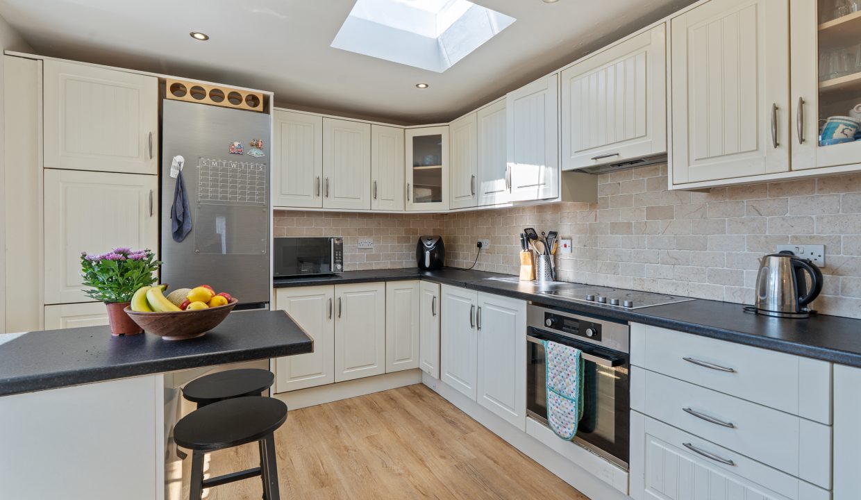 8 Firgrove Lawn - interior-19