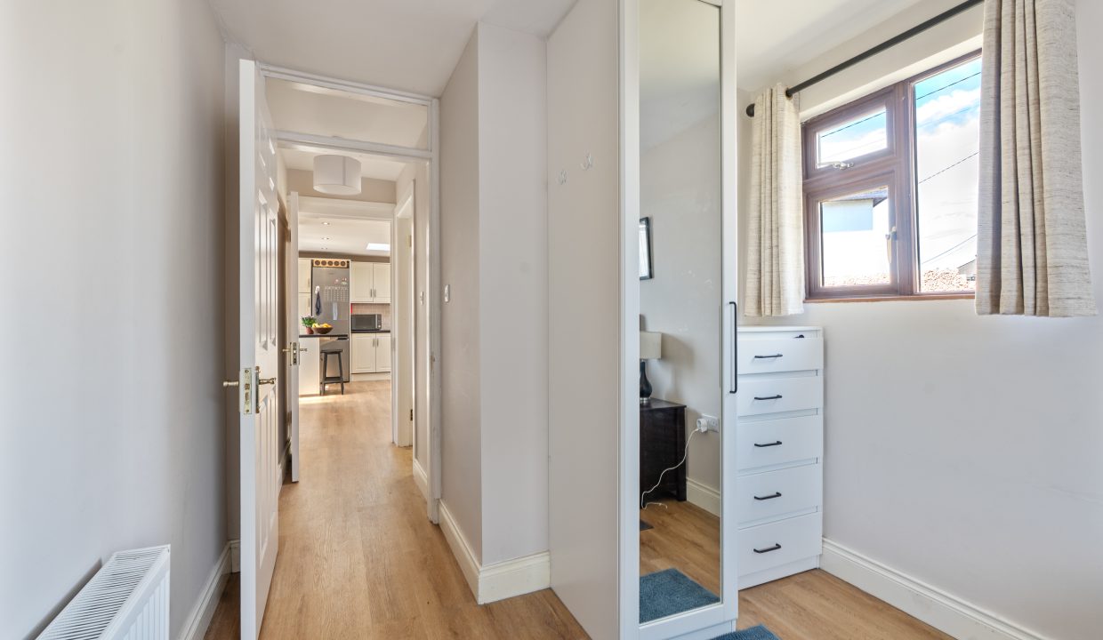 8 Firgrove Lawn - interior-24