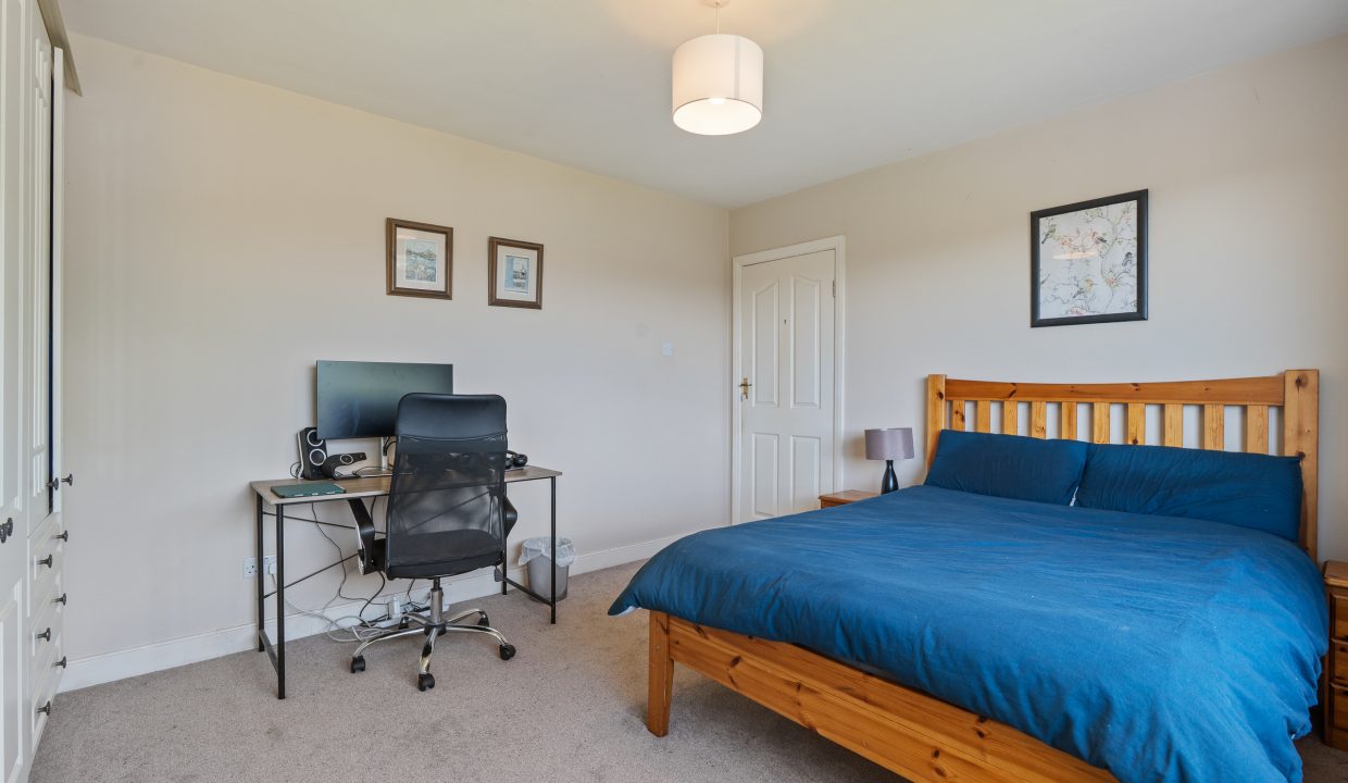 8 Firgrove Lawn - interior-29