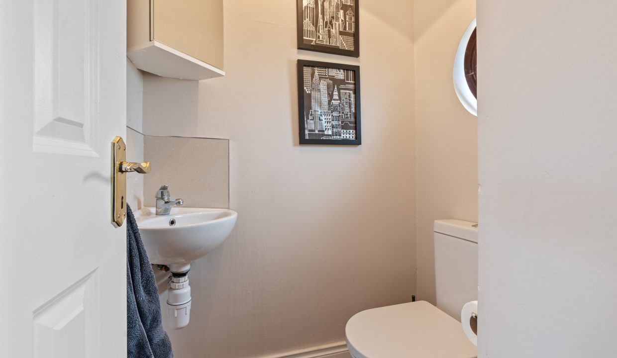 8 Firgrove Lawn - interior-3