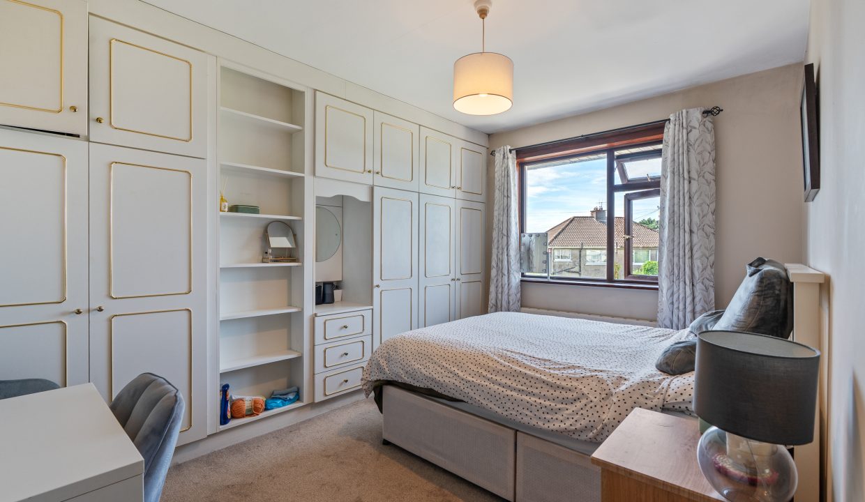8 Firgrove Lawn - interior-30