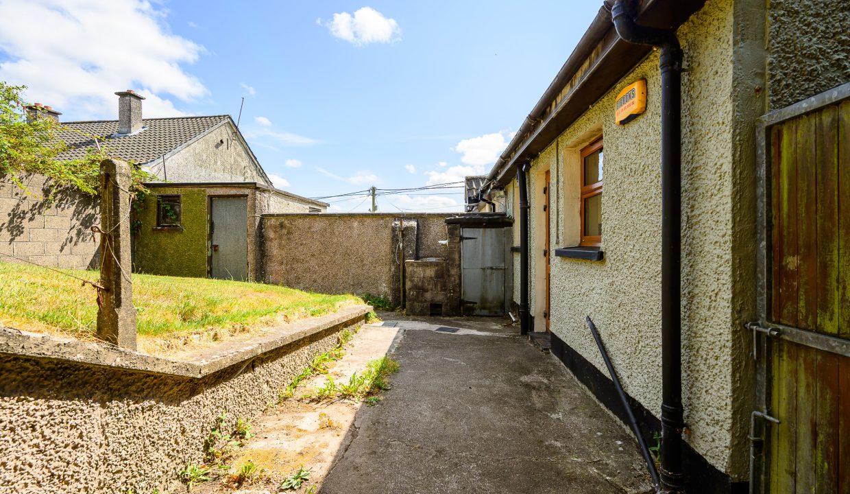 08.14 8 Inniscarra Road, Fairhill - ERA - H-Pix WEB 11