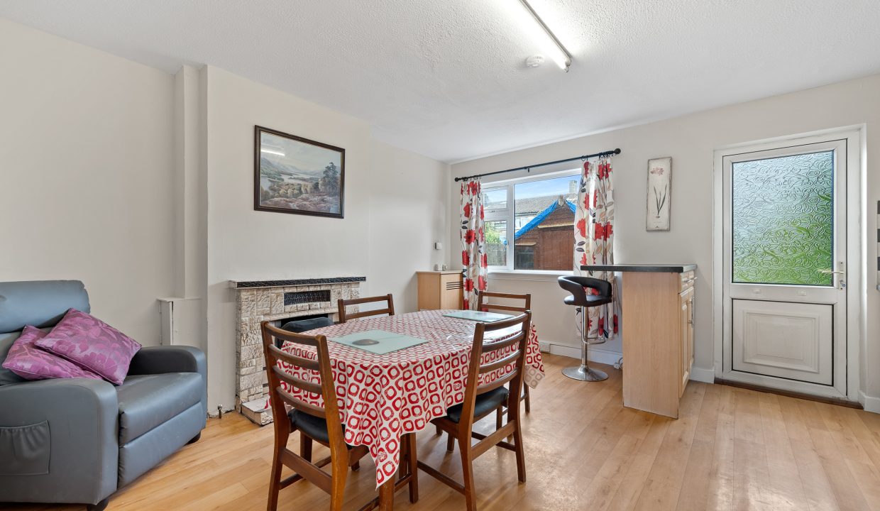 08.19 44 Greenhills Court, Douglas, Cork - ERA - H-Pix WEB 16