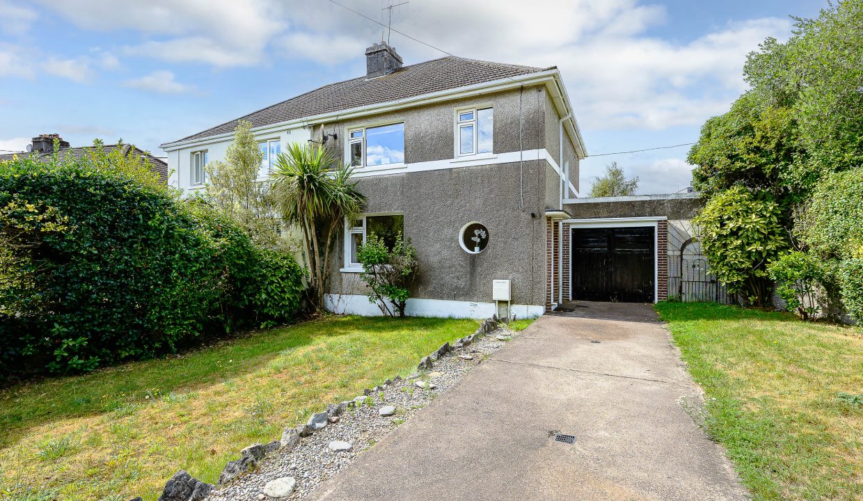 08.21 Hillside, 8 Lake Lawn, Well Road - ERA - H-Pix WEB 01
