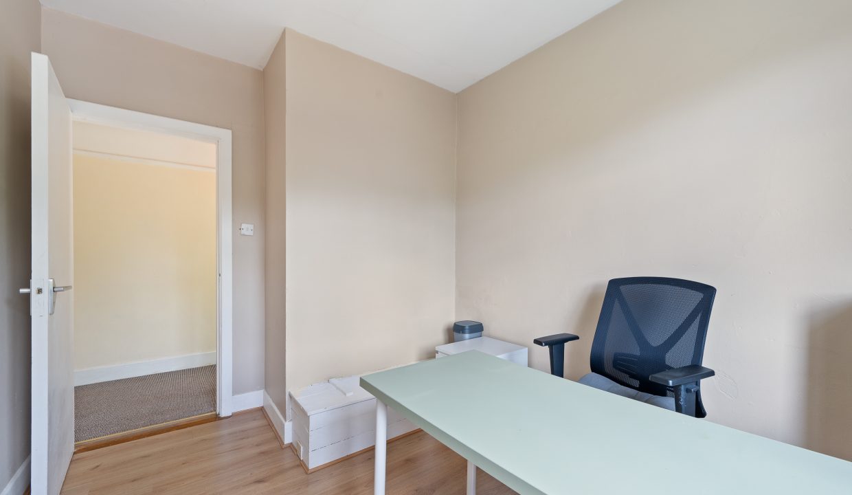 08.21 Hillside, 8 Lake Lawn, Well Road - ERA - H-Pix WEB 21