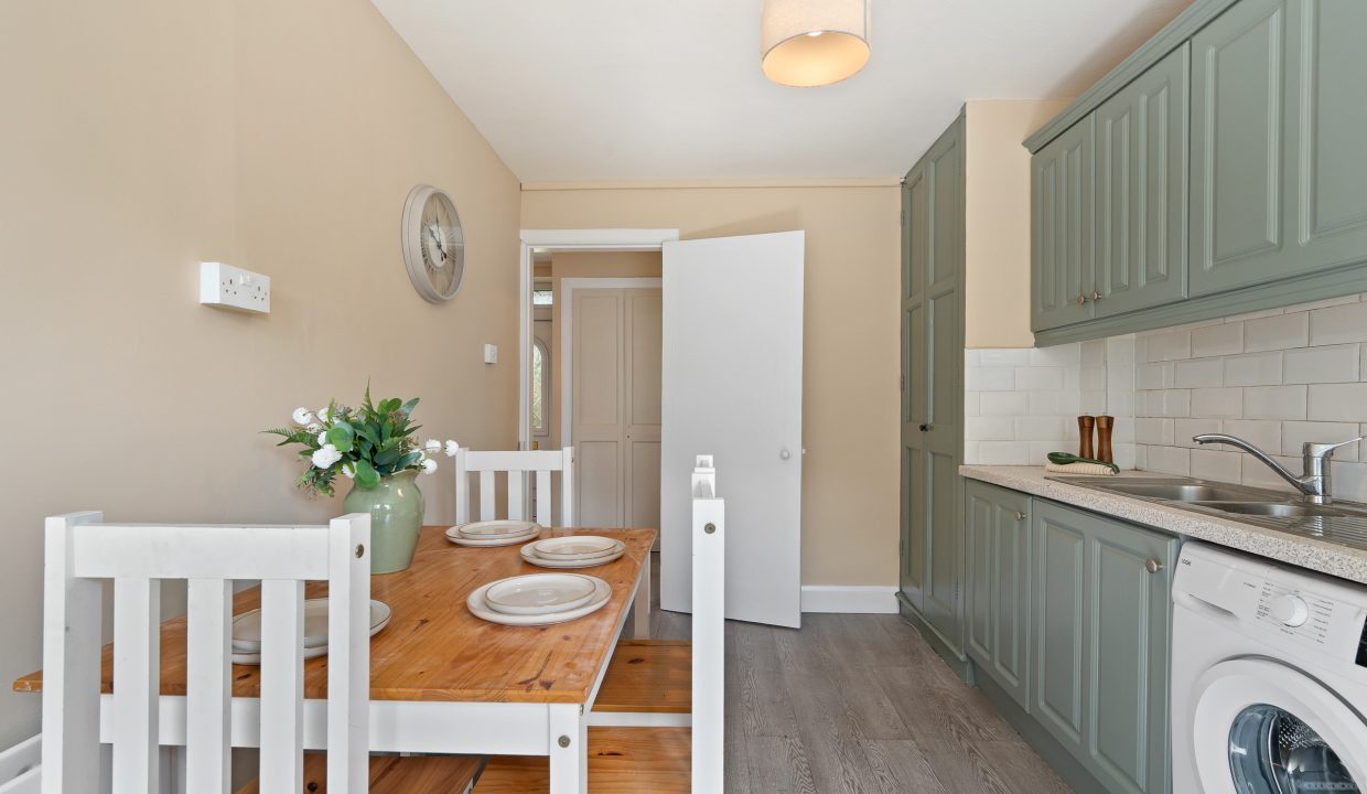 08.26 77 St. Colmcille Road, Gurranabraher - ERA - H-Pix WEB 09