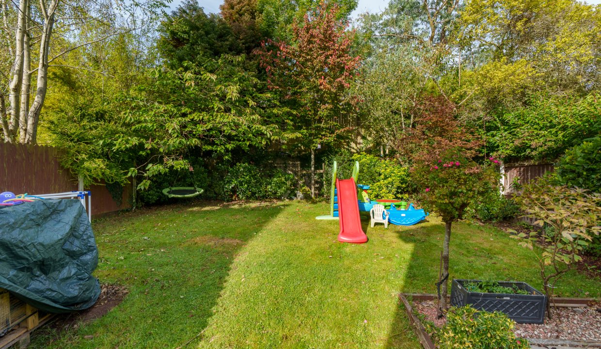 15 Abbotswood - exterior-10