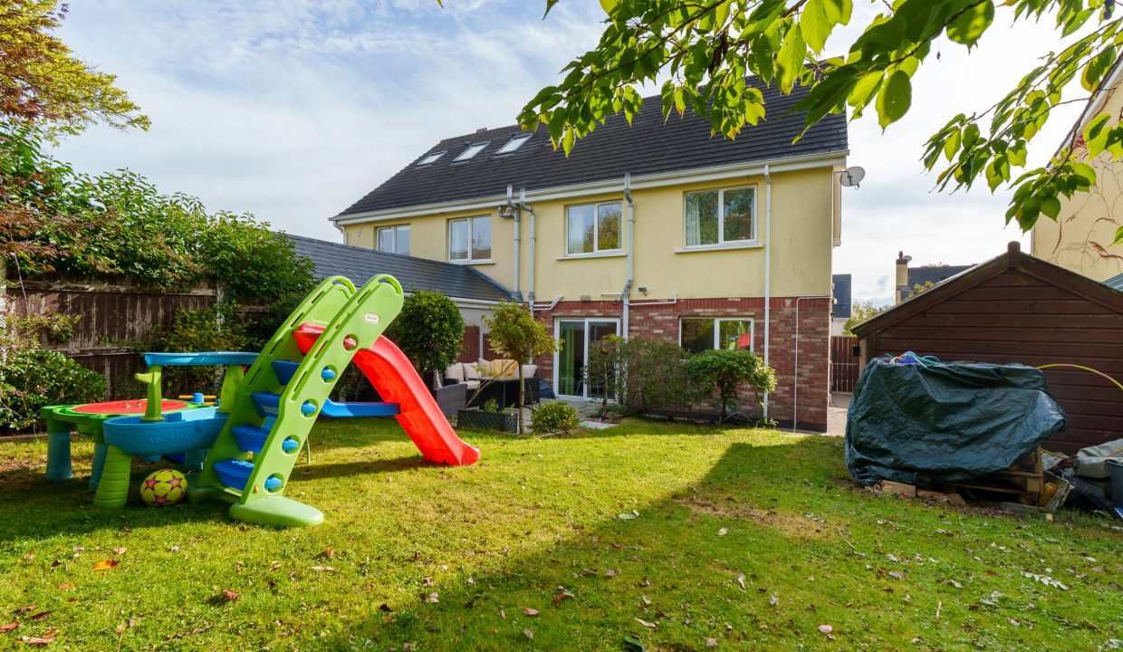 15 Abbotswood - exterior-11
