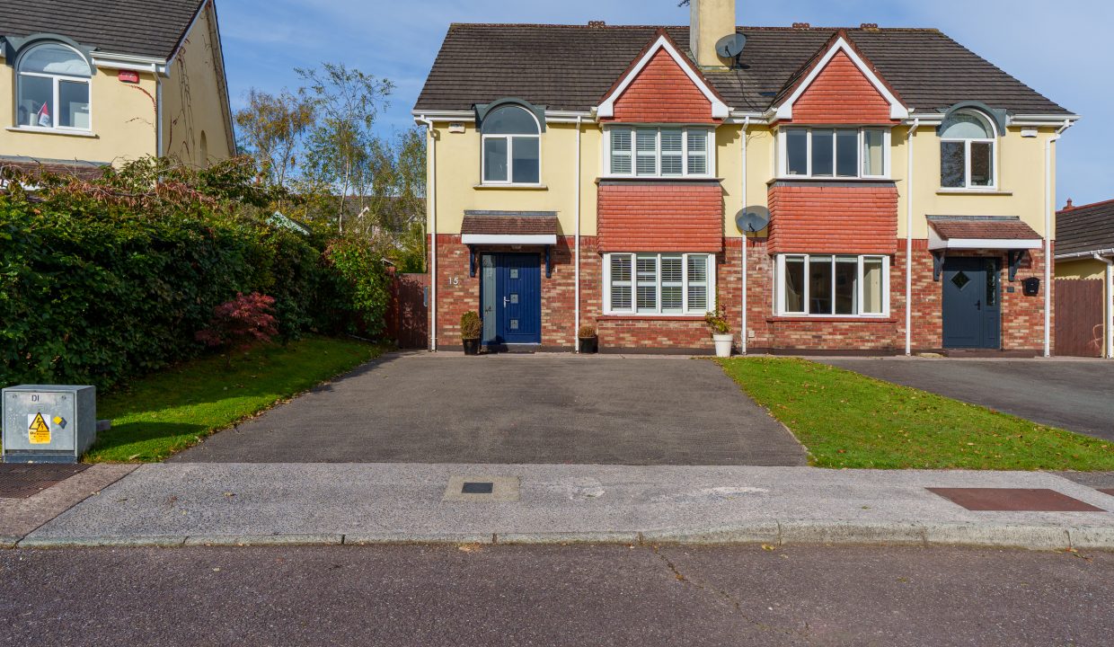 15 Abbotswood - exterior-3