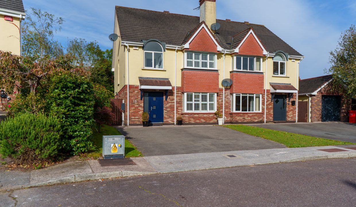 15 Abbotswood - exterior-4