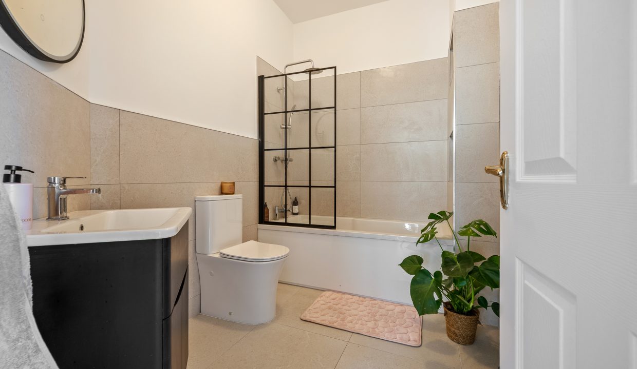 15 Abbotswood - interior-21