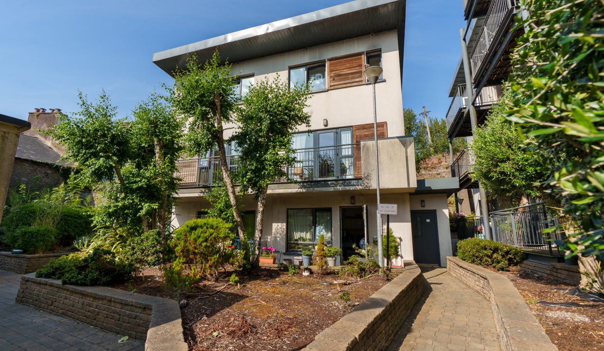 36 The Courtyard - exterior-6