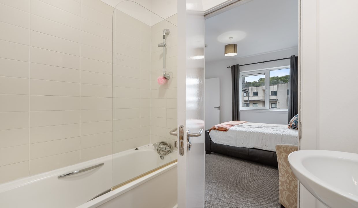 36 The Courtyard - updated interior-1-16