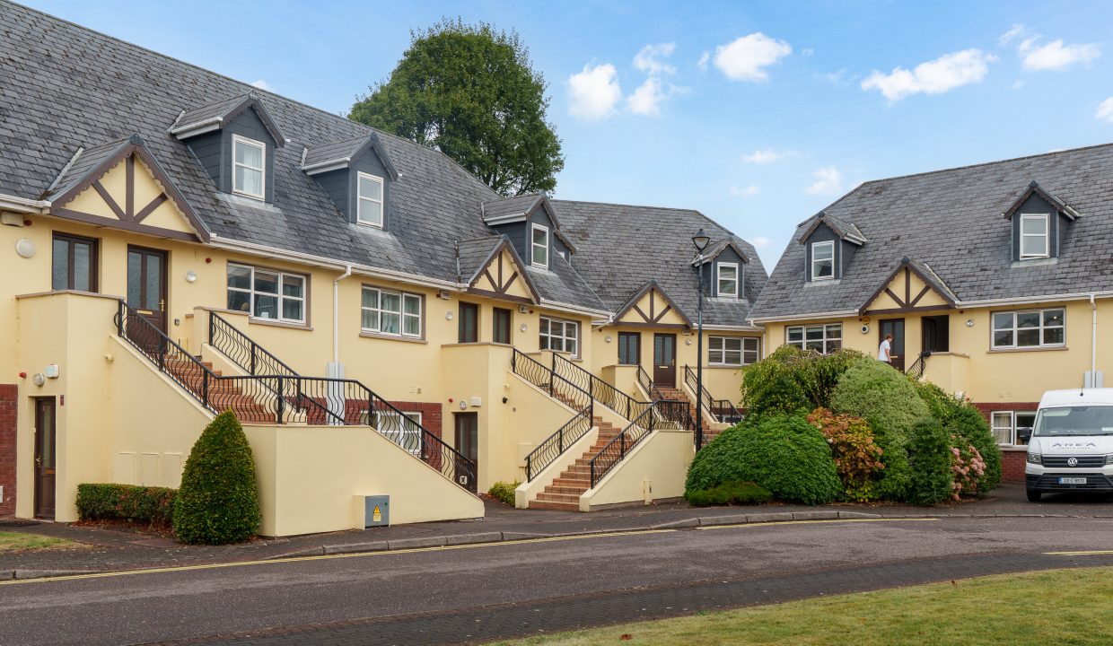 8 Ashton Lodge - exterior-3