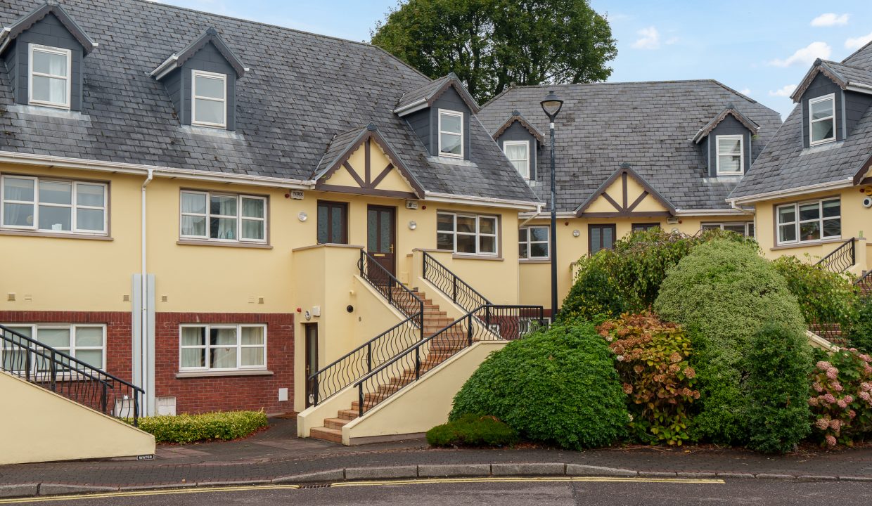 8 Ashton Lodge - exterior-4