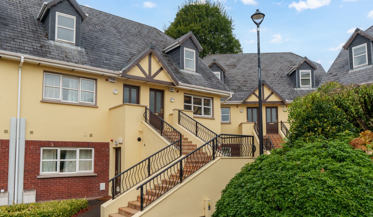 8 Ashton Lodge - exterior-5