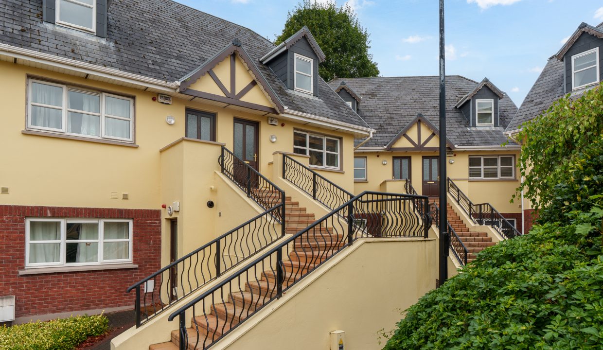 8 Ashton Lodge - exterior-6