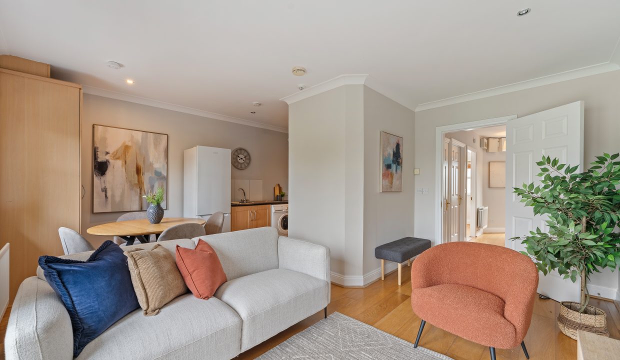 8 Ashton Lodge - interior-9