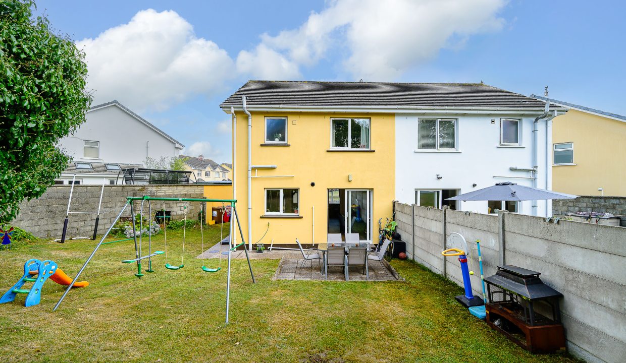 08.19 11 Willow Drive, Cluain Ard, Cobh, Co. Cork - ERA - H-Pix WEB 15