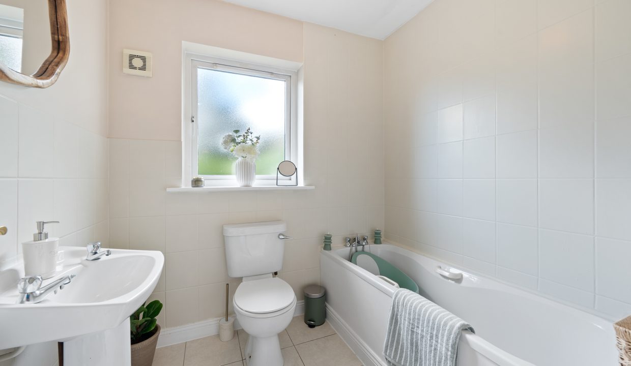 08.19 11 Willow Drive, Cluain Ard, Cobh, Co. Cork - ERA - H-Pix WEB 37