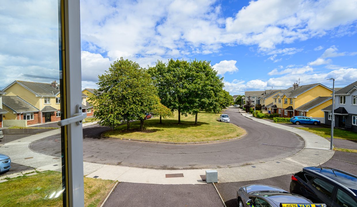 08.19 11 Willow Drive, Cluain Ard, Cobh, Co. Cork - ERA - H-Pix WEB 39