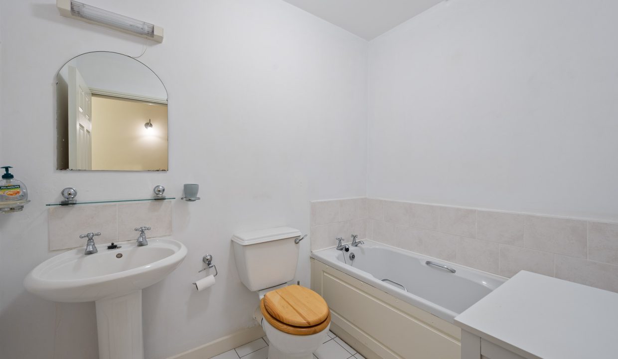 09.02 517 River Towers, Lee Road , Sundays Well, Cork - ERA - H-Pix Media WEB 05