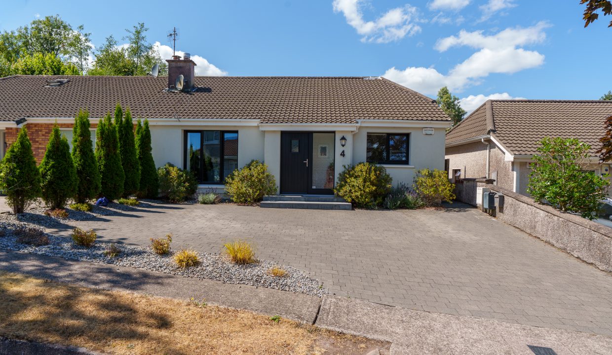 4 Manor Lawn - exterior-10
