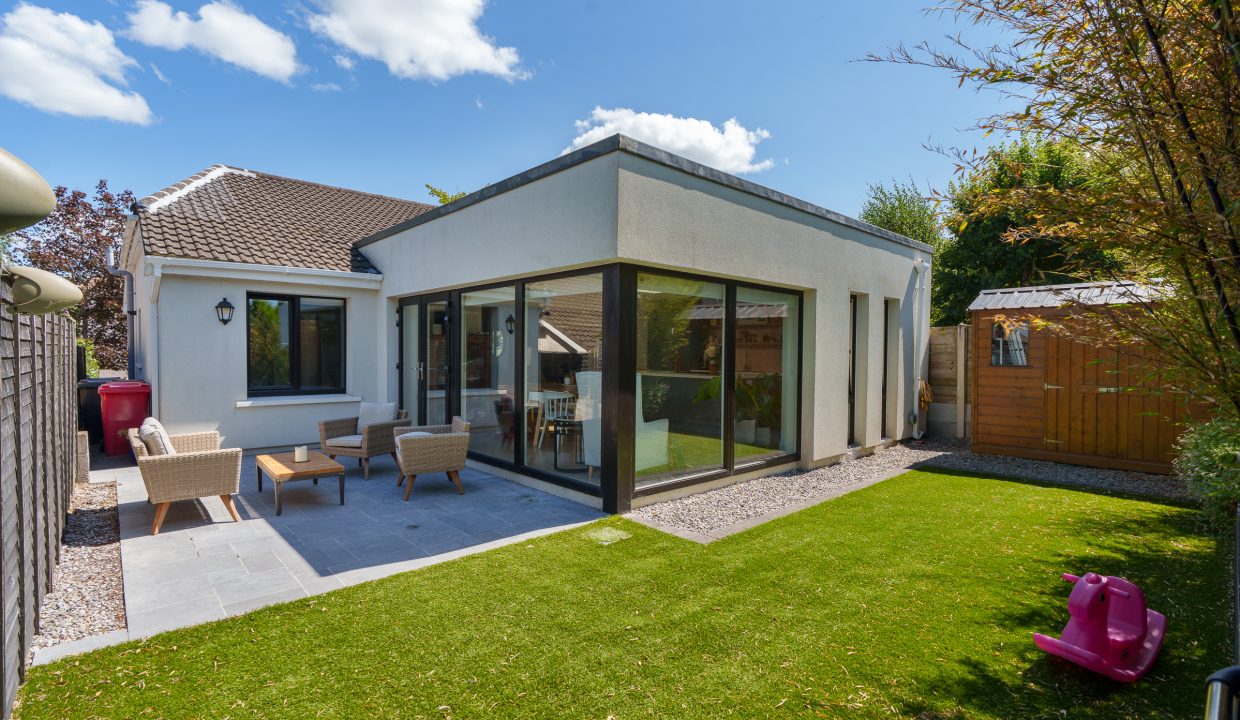 4 Manor Lawn - exterior-6