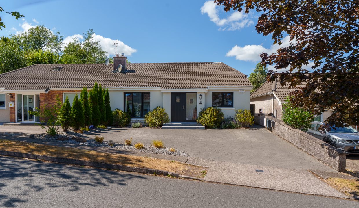4 Manor Lawn - exterior-9