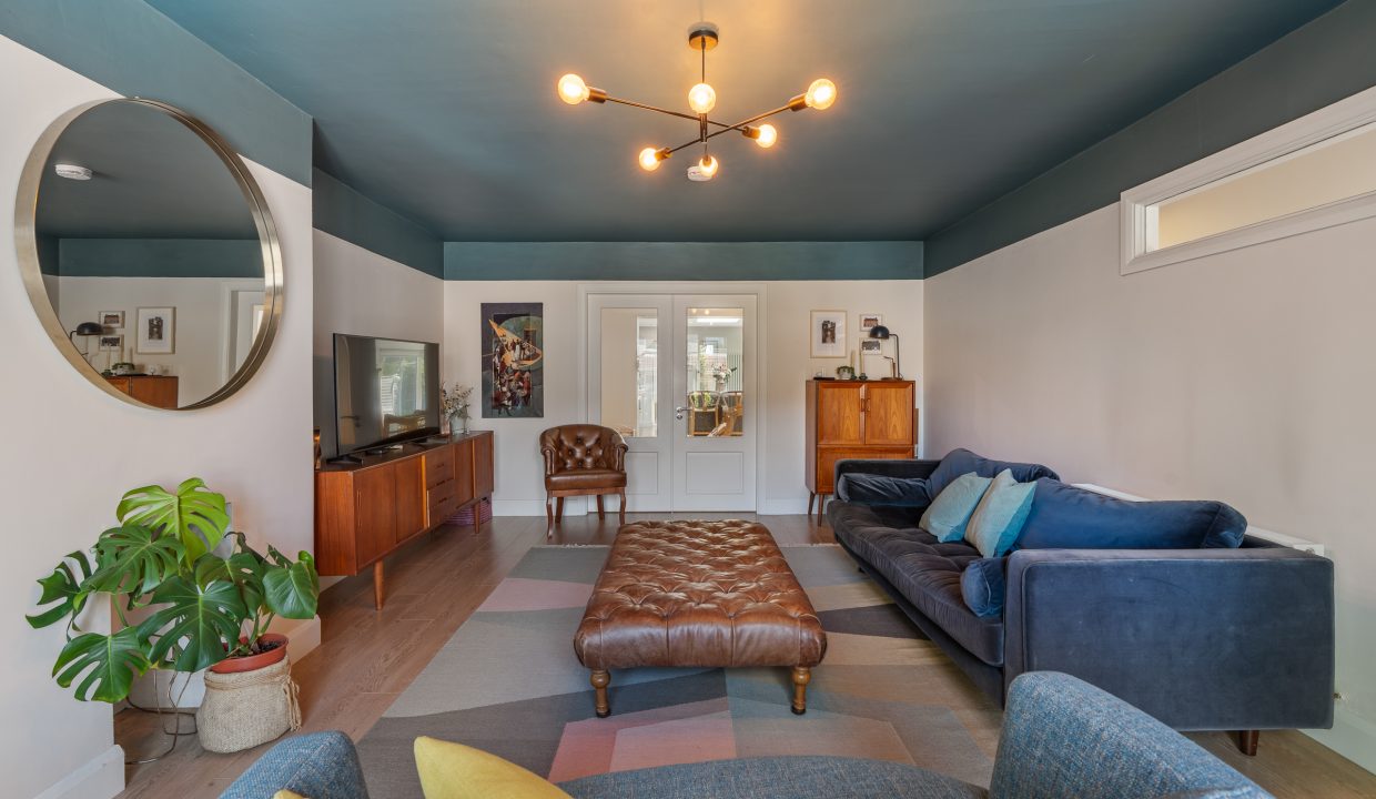 4 Manor Lawn - interior-30