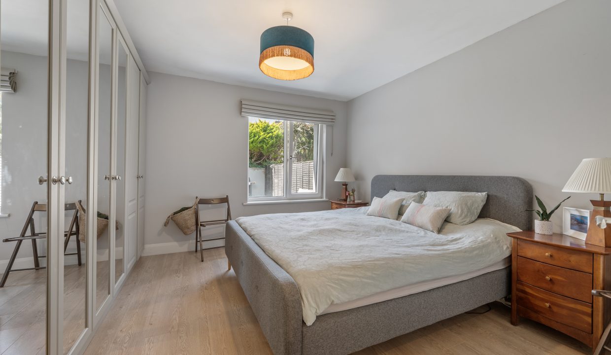 4 Manor Lawn - interior-5