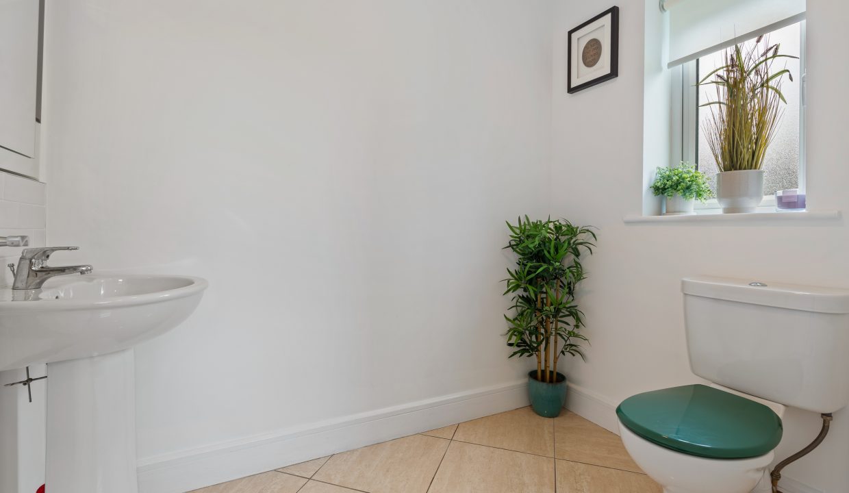 5 Highfield Crescent - interior-14