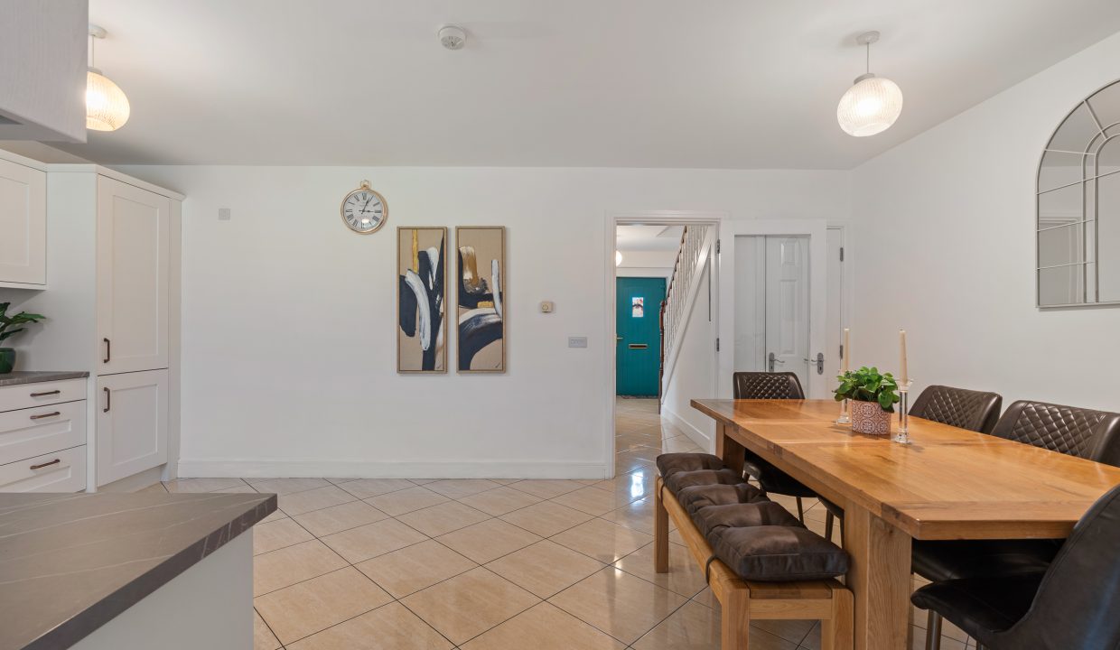 5 Highfield Crescent - interior-15