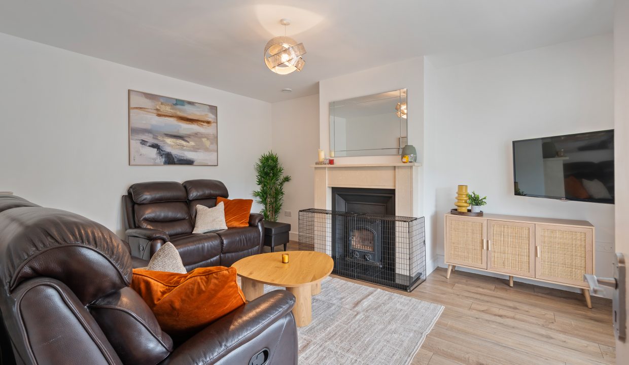 5 Highfield Crescent - interior-16