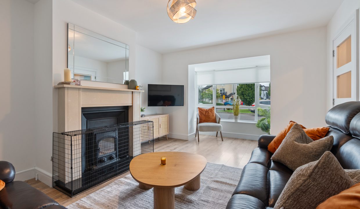 5 Highfield Crescent - interior-18