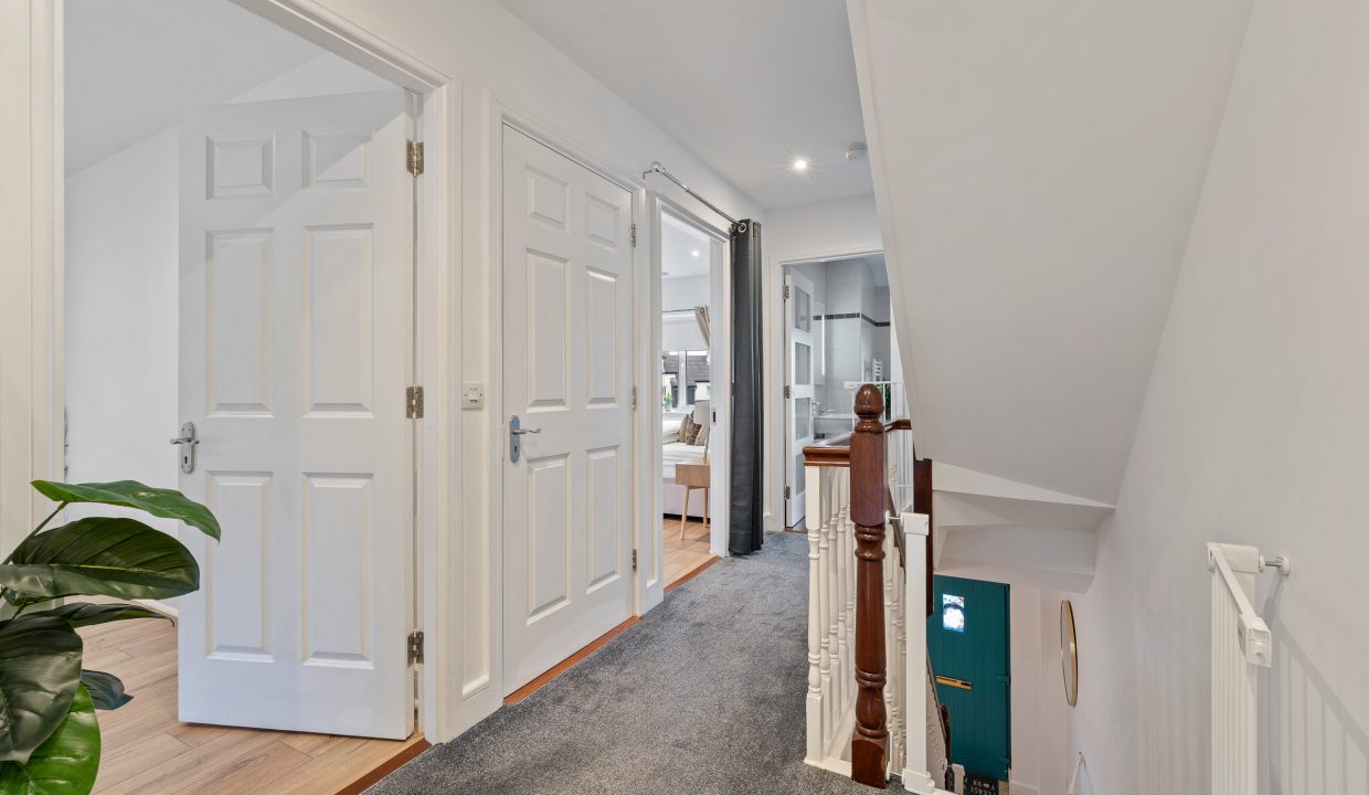 5 Highfield Crescent - interior-19