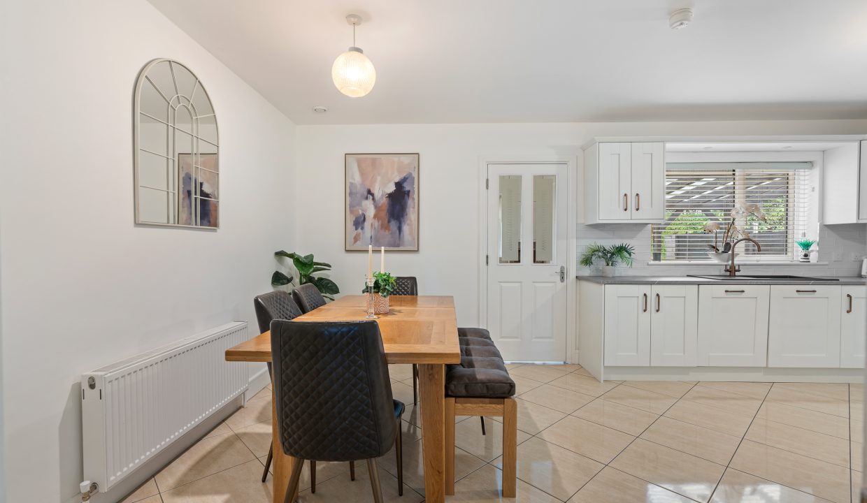 5 Highfield Crescent - interior-3