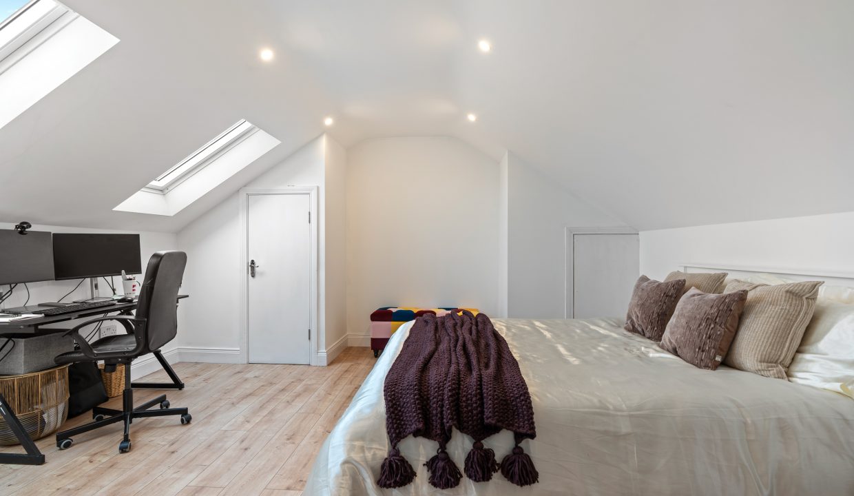 5 Highfield Crescent - interior-32