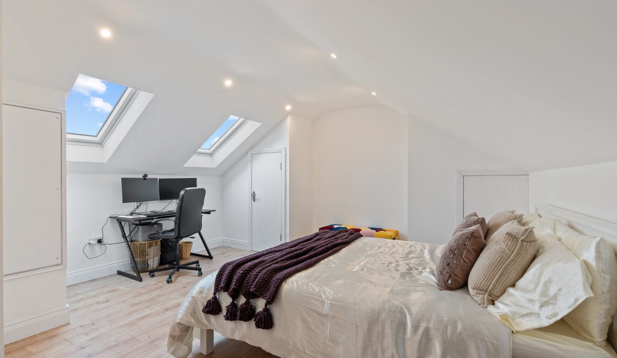 5 Highfield Crescent - interior-33
