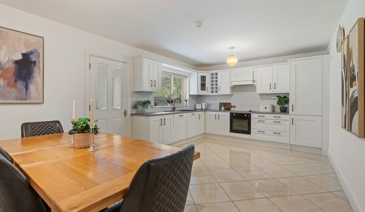 5 Highfield Crescent - interior-4