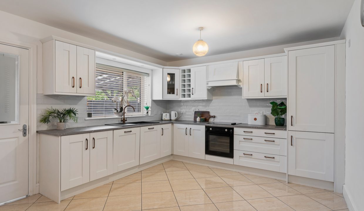5 Highfield Crescent - interior-5