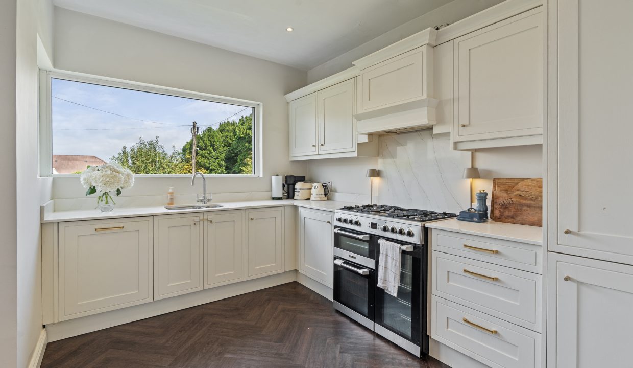 87 Woodvale Road - interior-13