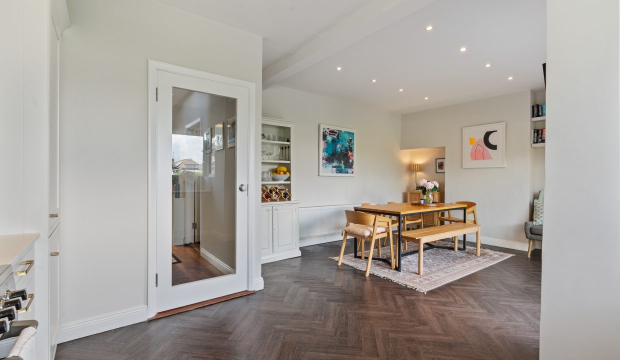 87 Woodvale Road - interior-17
